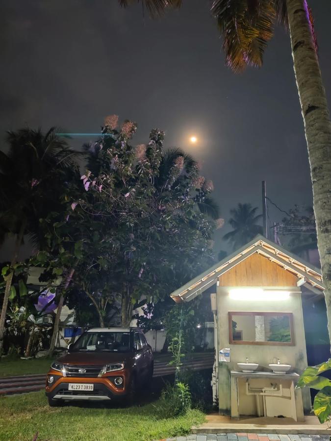 Ferienwohnung Wind &Waves Kollam Exterior foto